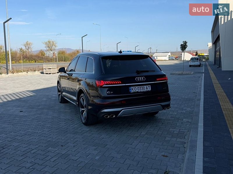 Внедорожник / Кроссовер Audi Q7 2020 в Ужгороде