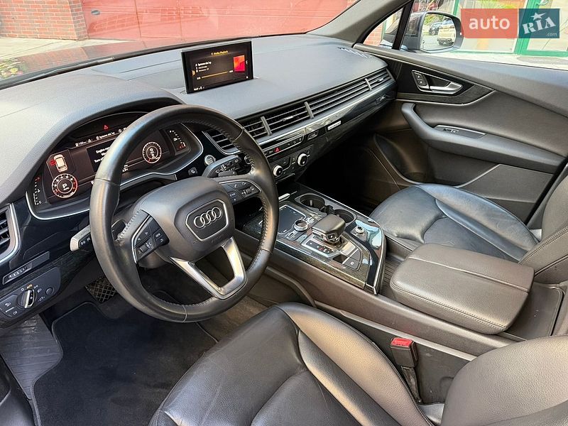 Позашляховик / Кросовер Audi Q7 2017 в Львові