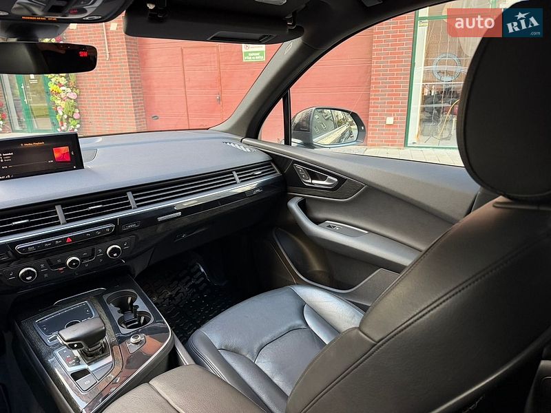 Позашляховик / Кросовер Audi Q7 2017 в Львові