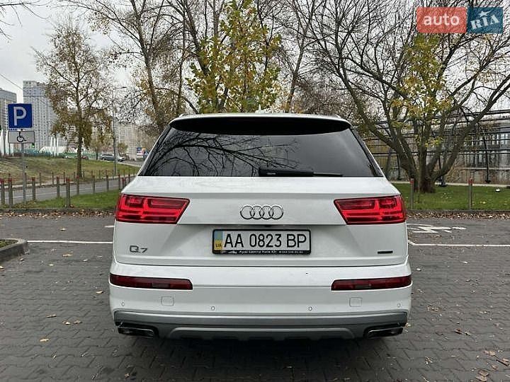 Внедорожник / Кроссовер Audi Q7 2017 в Киеве