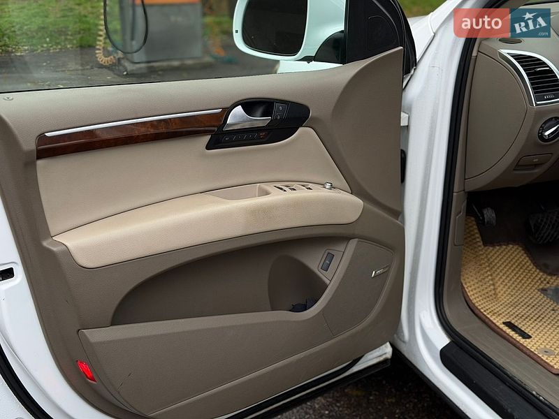 Внедорожник / Кроссовер Audi Q7 2010 в Черкассах