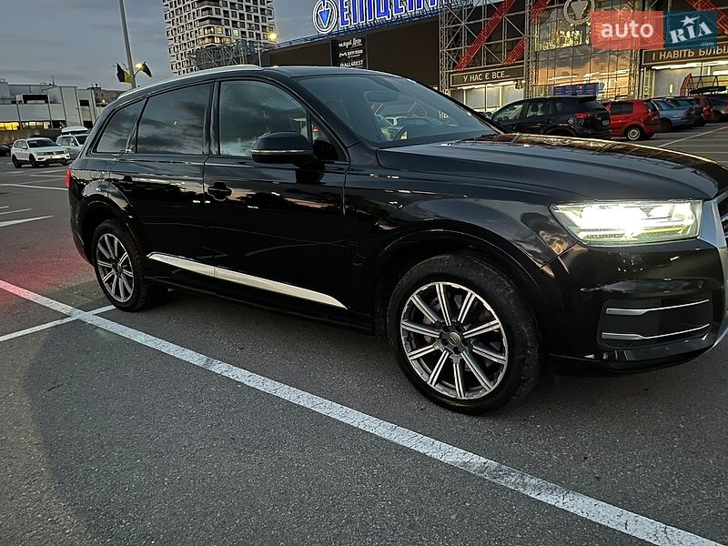 Внедорожник / Кроссовер Audi Q7 2016 в Макарове