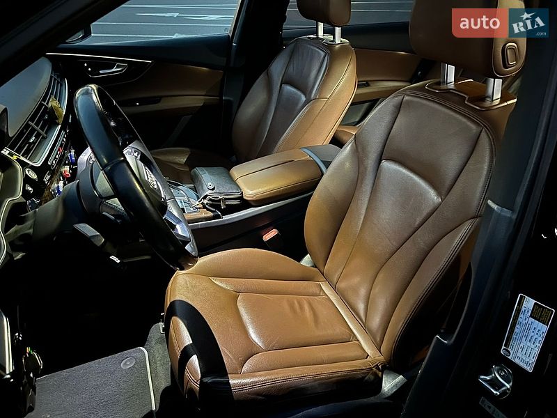 Внедорожник / Кроссовер Audi Q7 2016 в Макарове