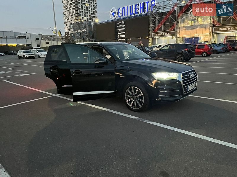 Внедорожник / Кроссовер Audi Q7 2016 в Макарове