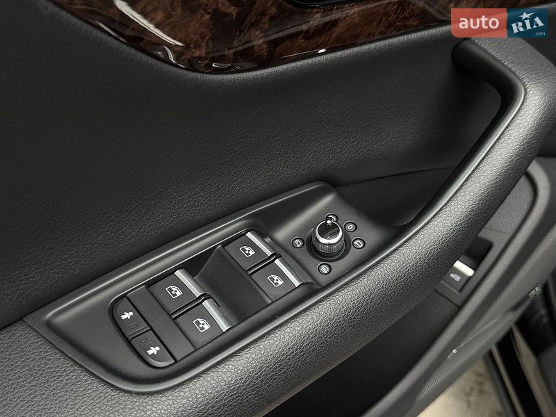 Позашляховик / Кросовер Audi Q7 2018 в Києві