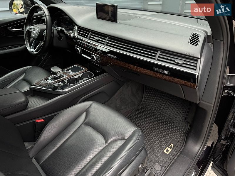 Позашляховик / Кросовер Audi Q7 2018 в Києві