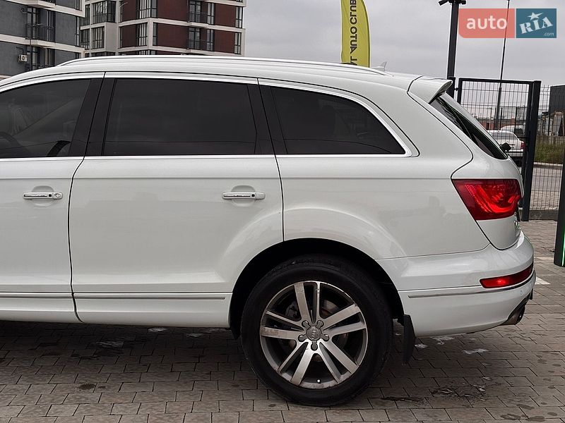 Позашляховик / Кросовер Audi Q7 2015 в Львові