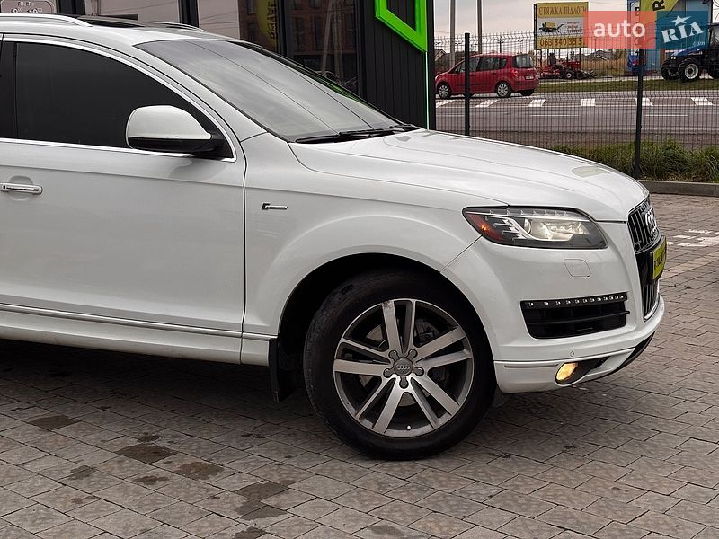 Позашляховик / Кросовер Audi Q7 2015 в Львові