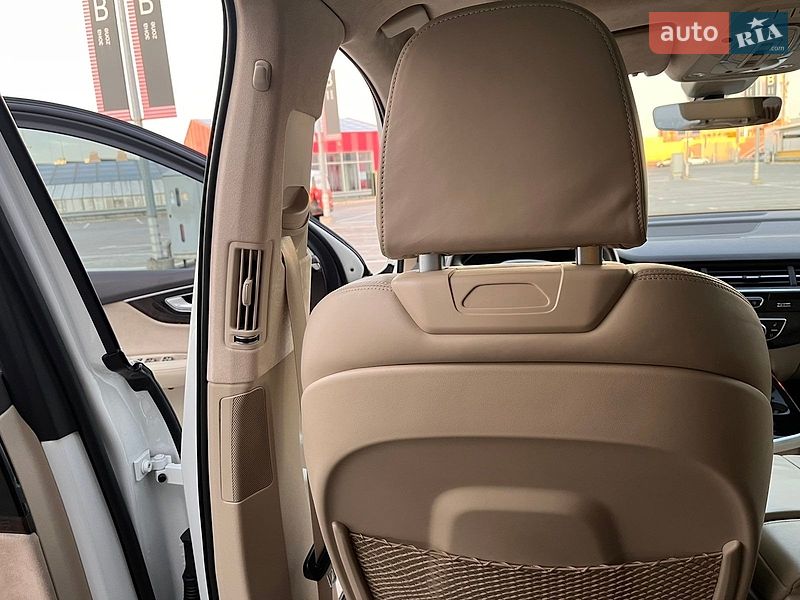 Позашляховик / Кросовер Audi Q7 2017 в Києві фото 23 Позашляховик / Кросовер Audi Q7 2017 в Києві