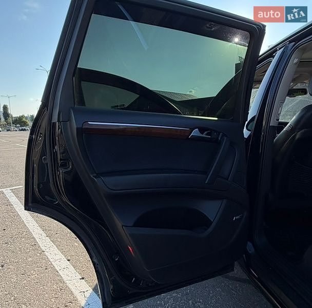 Внедорожник / Кроссовер Audi Q7 2013 в Киеве