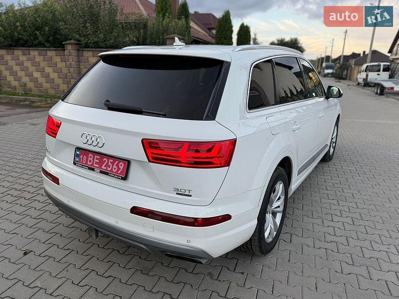 Внедорожник / Кроссовер Audi Q7 2017 в Ровно