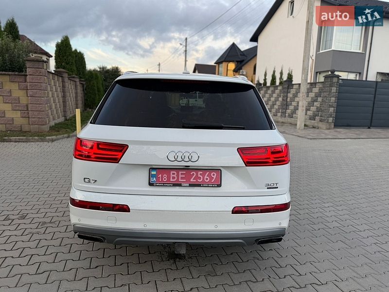 Внедорожник / Кроссовер Audi Q7 2017 в Ровно
