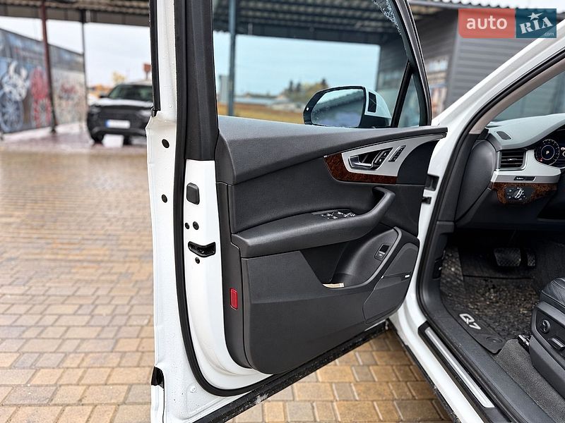 Позашляховик / Кросовер Audi Q7 2019 в Звенигородці
