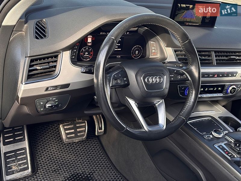 Внедорожник / Кроссовер Audi Q7 2017 в Львове