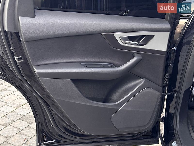 Внедорожник / Кроссовер Audi Q7 2017 в Львове