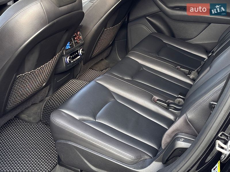 Внедорожник / Кроссовер Audi Q7 2017 в Львове