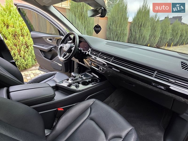 Позашляховик / Кросовер Audi Q7 2018 в Львові