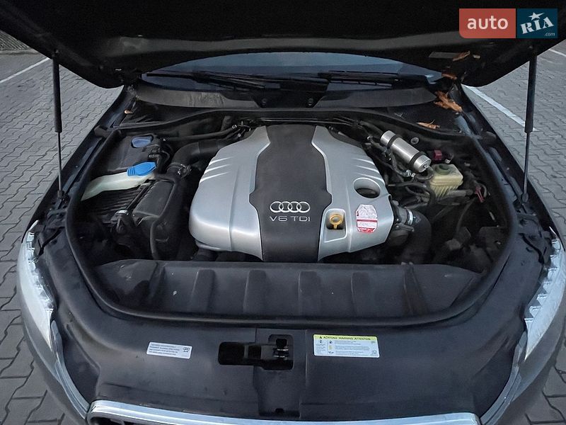 Внедорожник / Кроссовер Audi Q7 2014 в Вараше