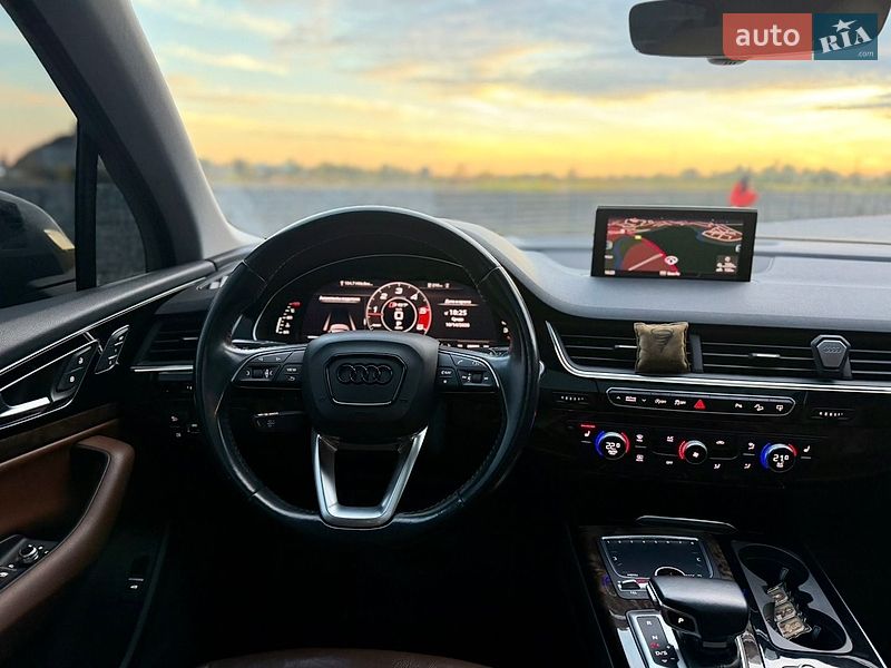Позашляховик / Кросовер Audi Q7 2017 в Мукачевому