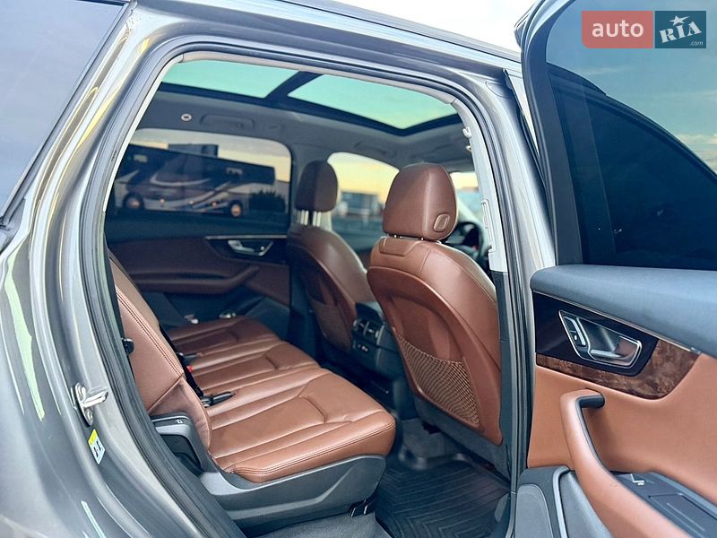 Позашляховик / Кросовер Audi Q7 2017 в Мукачевому