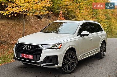 Позашляховик / Кросовер Audi Q7 2021 в Долині