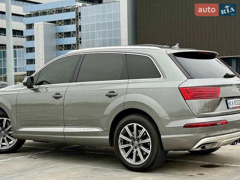 Внедорожник / Кроссовер Audi Q7 2016 в Киеве