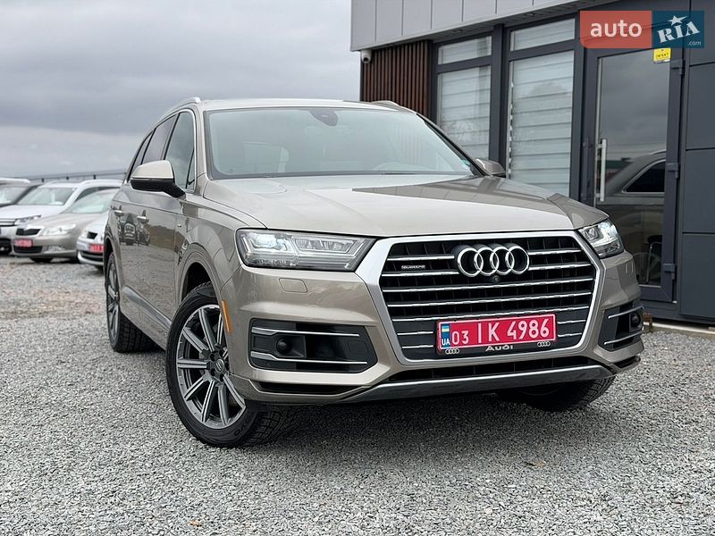 Внедорожник / Кроссовер Audi Q7 2017 в Ровно