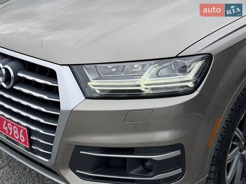 Внедорожник / Кроссовер Audi Q7 2017 в Ровно