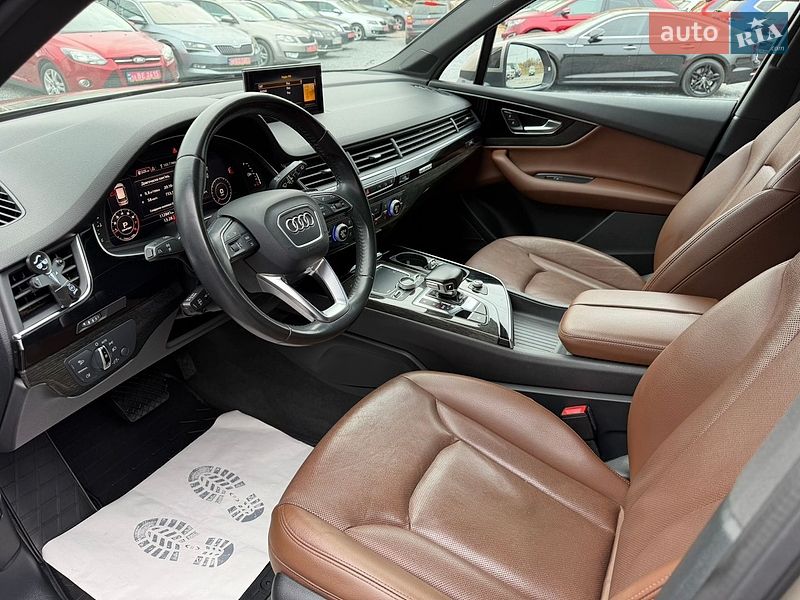 Внедорожник / Кроссовер Audi Q7 2017 в Ровно