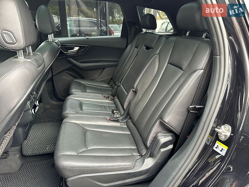 Позашляховик / Кросовер Audi Q7 2016 в Києві