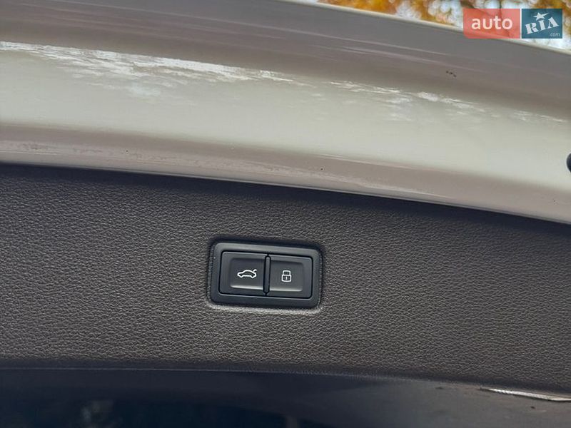 Внедорожник / Кроссовер Audi Q7 2019 в Киеве