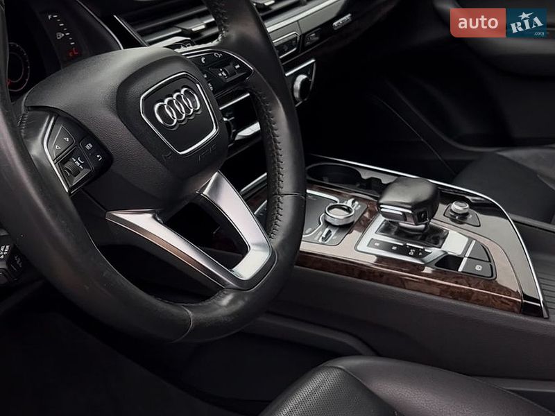 Внедорожник / Кроссовер Audi Q7 2017 в Ровно