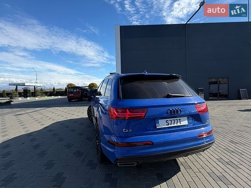 Внедорожник / Кроссовер Audi Q7 2016 в Хусте