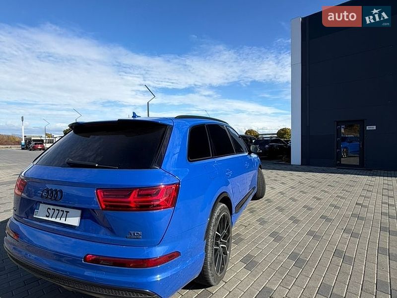 Внедорожник / Кроссовер Audi Q7 2016 в Хусте