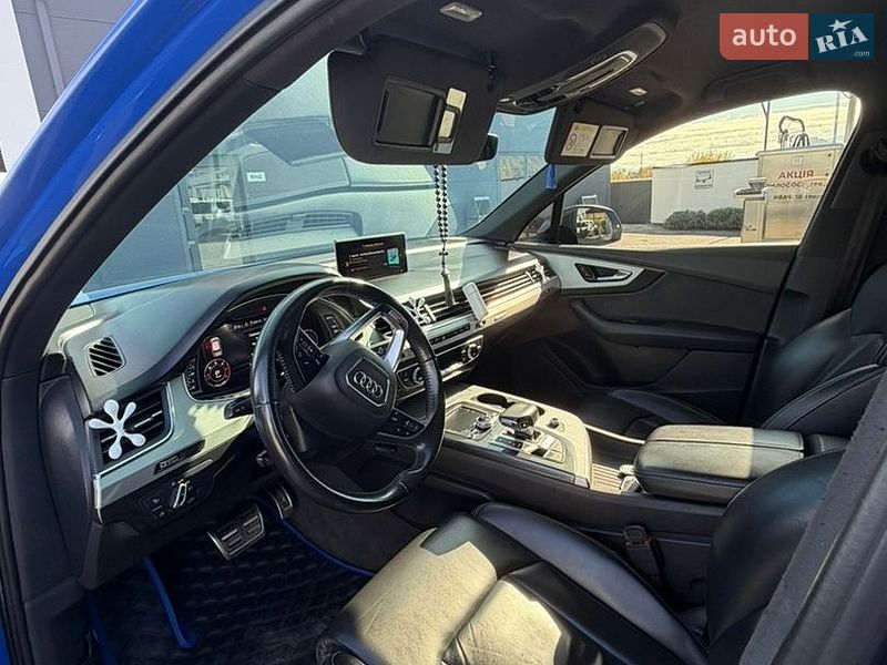 Внедорожник / Кроссовер Audi Q7 2016 в Хусте