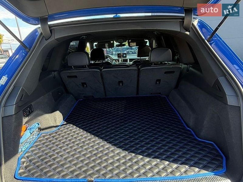 Внедорожник / Кроссовер Audi Q7 2016 в Хусте