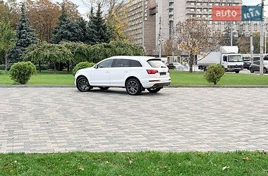 Позашляховик / Кросовер Audi Q7 2014 в Дніпрі