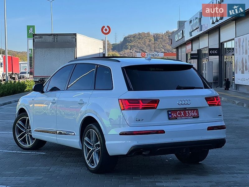 Позашляховик / Кросовер Audi Q7 2019 в Мукачевому