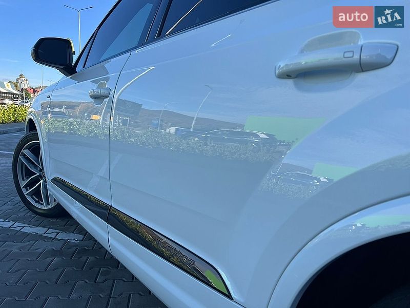 Позашляховик / Кросовер Audi Q7 2019 в Мукачевому