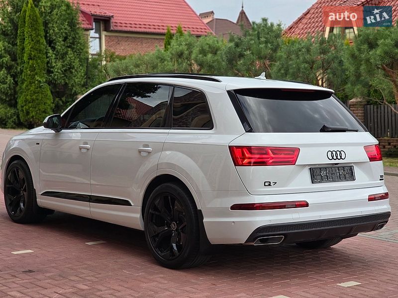 Внедорожник / Кроссовер Audi Q7 2018 в Черновцах