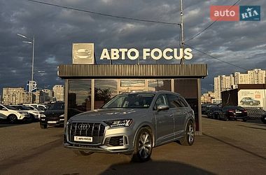 Позашляховик / Кросовер Audi Q7 2020 в Києві