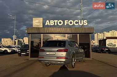Позашляховик / Кросовер Audi Q7 2020 в Києві