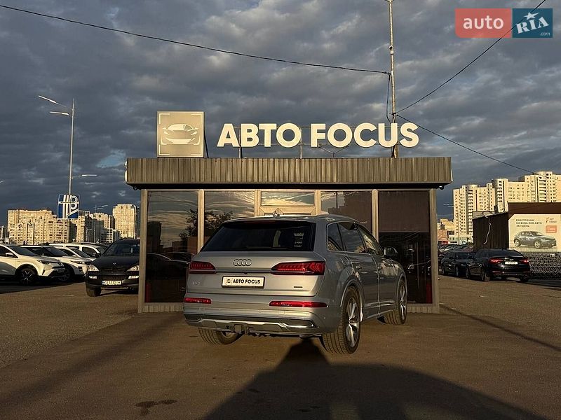 Позашляховик / Кросовер Audi Q7 2020 в Києві
