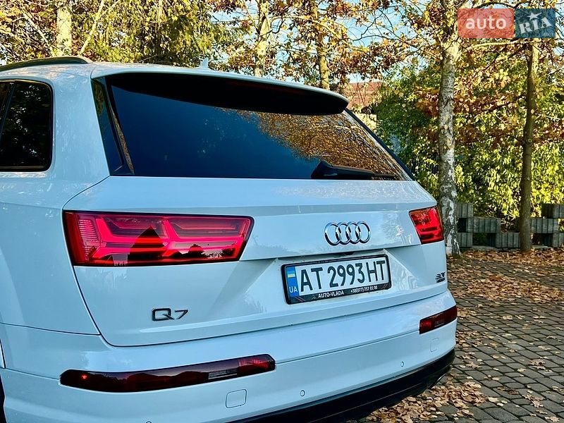 Позашляховик / Кросовер Audi Q7 2016 в Івано-Франківську