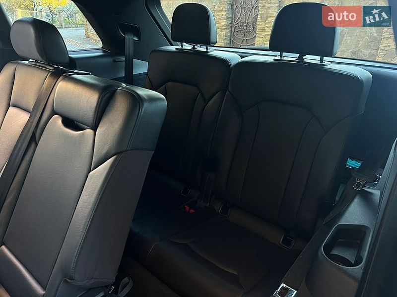 Позашляховик / Кросовер Audi Q7 2016 в Івано-Франківську