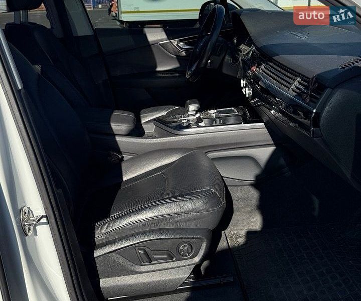 Внедорожник / Кроссовер Audi Q7 2017 в Мукачево