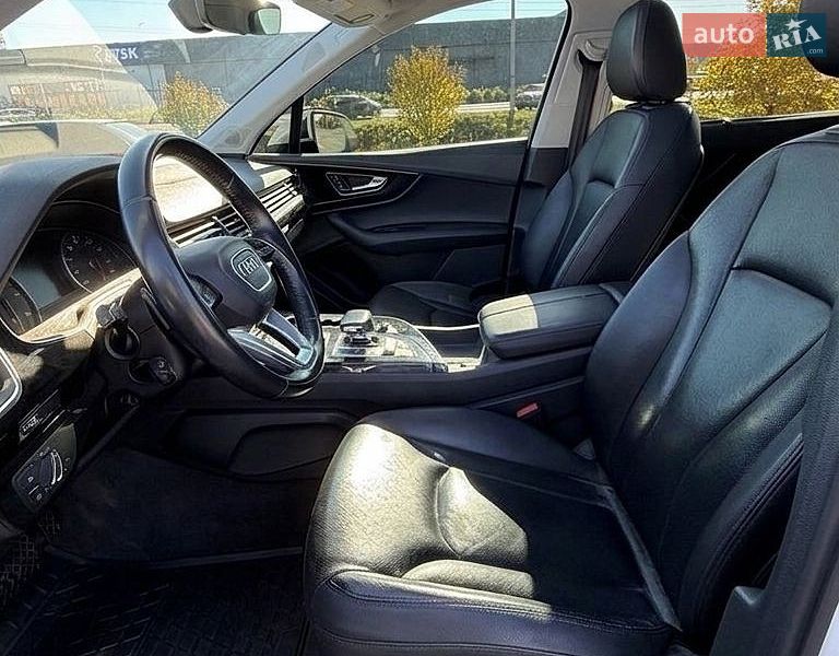 Внедорожник / Кроссовер Audi Q7 2017 в Мукачево