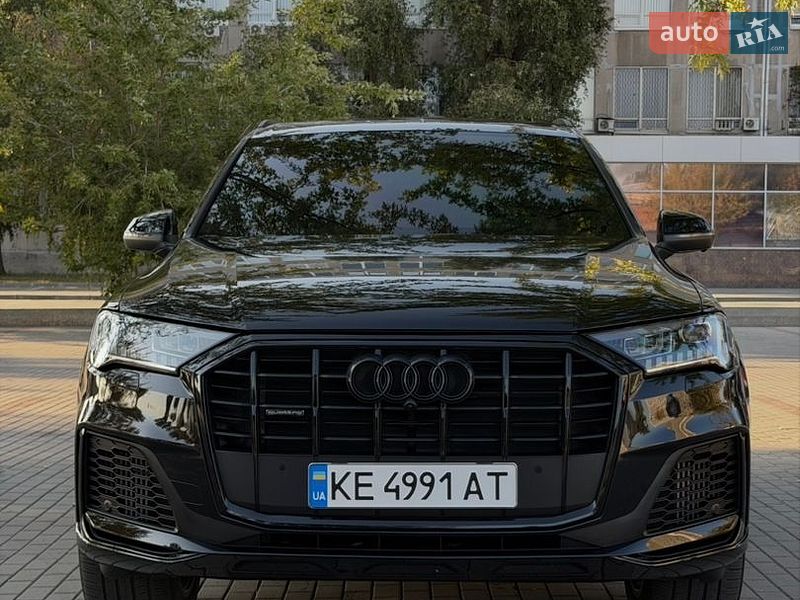 Позашляховик / Кросовер Audi Q7 2021 в Дніпрі