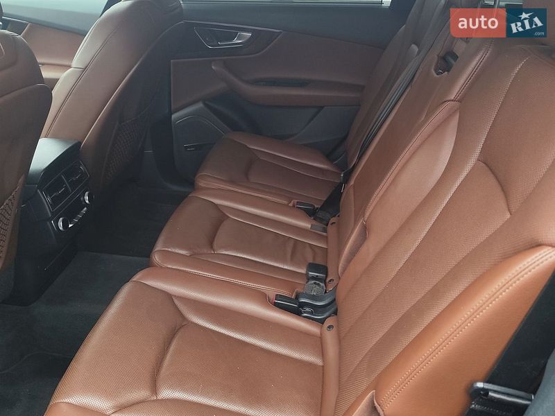 Позашляховик / Кросовер Audi Q7 2016 в Хмельницькому