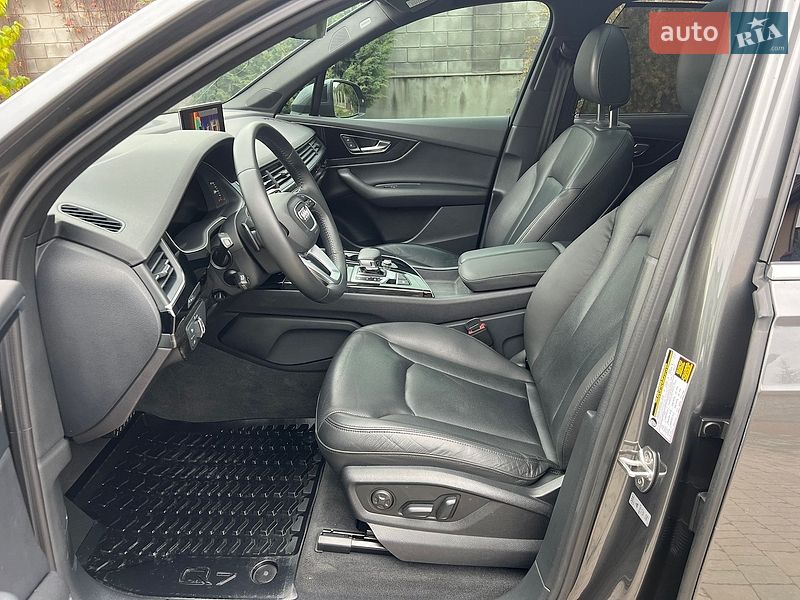 Позашляховик / Кросовер Audi Q7 2018 в Рівному
